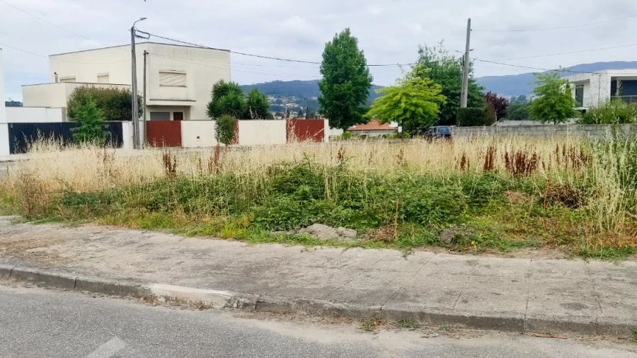 Terreno para Venda em Tamel (São Verissimo)