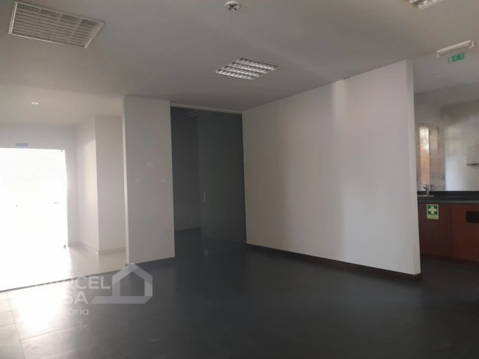 Armazém para Venda em Abade de Neiva Foto 12