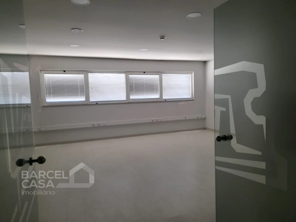 Armazém para Venda em Abade de Neiva Foto 13