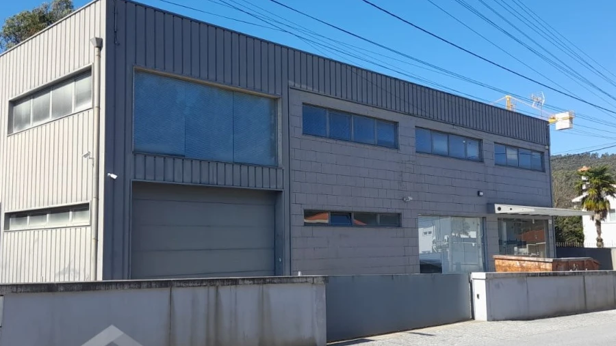 Armazém para Venda em Abade de Neiva