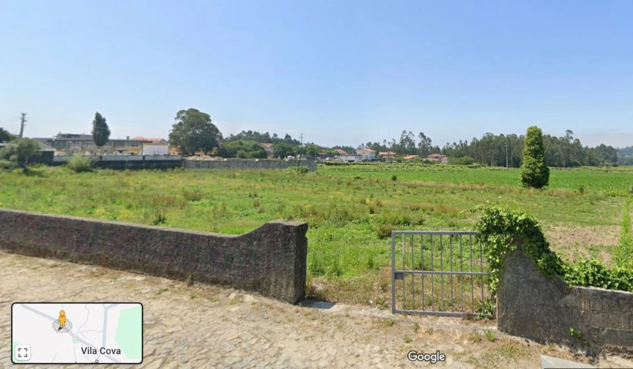 Terreno para Venda em Vila Cova e Feitos Foto 1