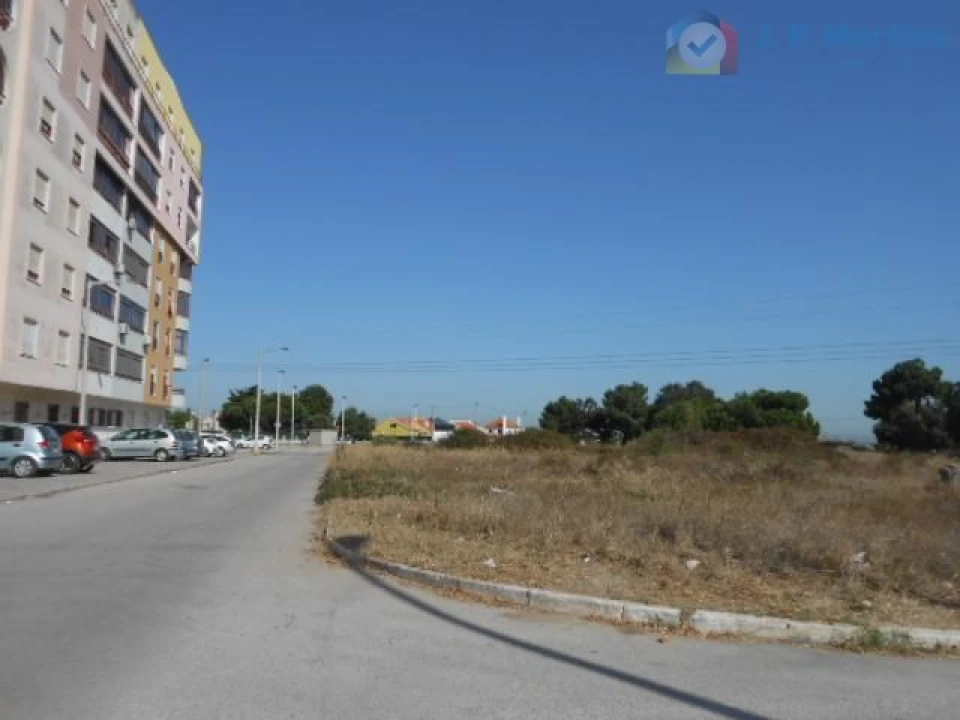Terreno para Venda em Santo Antonio da Charneca Foto 3