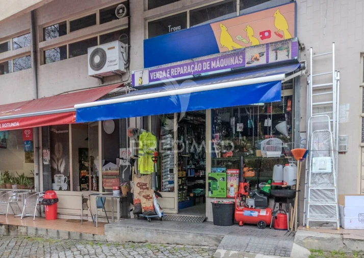 Loja para Venda em Amarante (São Gonçalo), Madalena, Cepelos e Gatão