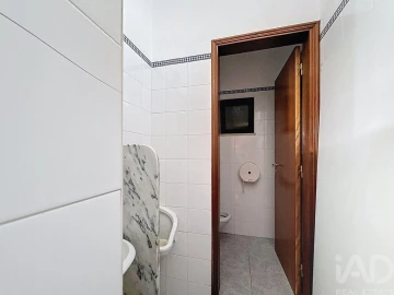 Loja para Venda em Albufeira e Olhos de Água