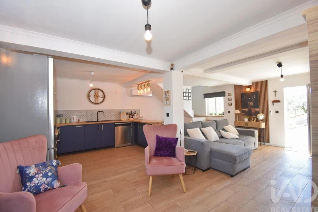 Moradia T5 para Venda em Cumeeira Foto 8