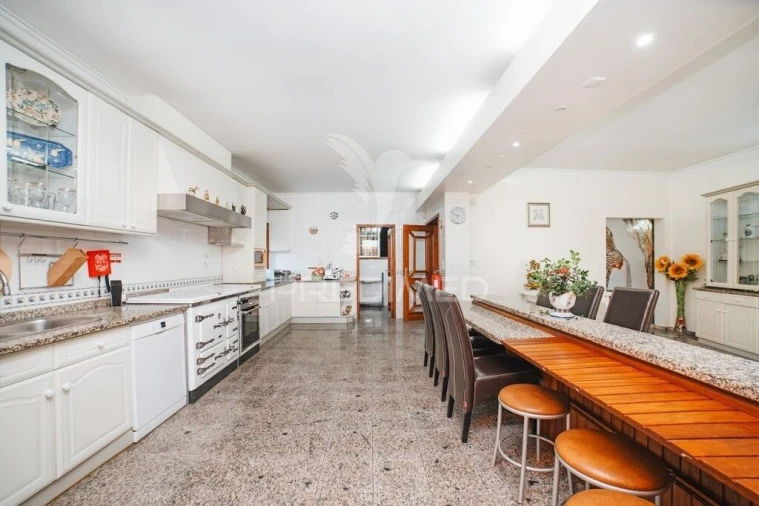 Moradia T5 para Venda em Lama Foto 9