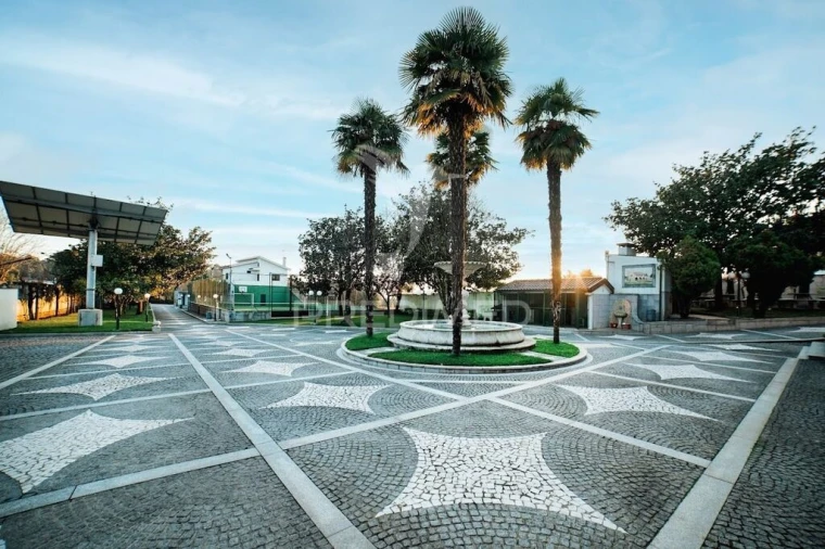 Moradia T5 para Venda em Lama Foto 3