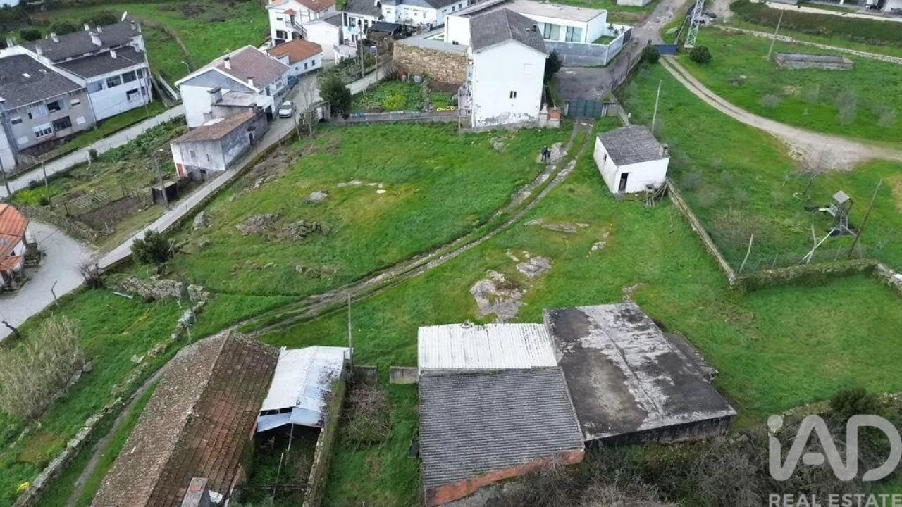 Terreno para Venda em Alijo Foto 10