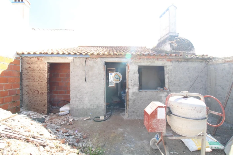 Moradia T3 para Venda em Santiago Maior Foto 12