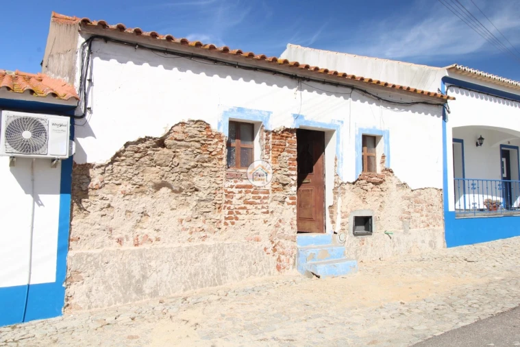 Moradia T3 para Venda em Santiago Maior