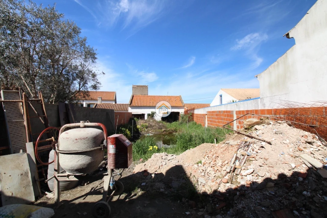 Moradia T3 para Venda em Santiago Maior Foto 13