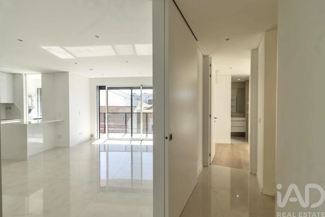 Apartamento T2 para Arrendamento em Santa Maria, São Pedro e Matacães Foto 7