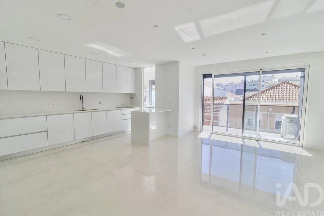 Apartamento T2 para Arrendamento em Santa Maria, São Pedro e Matacães Foto 1