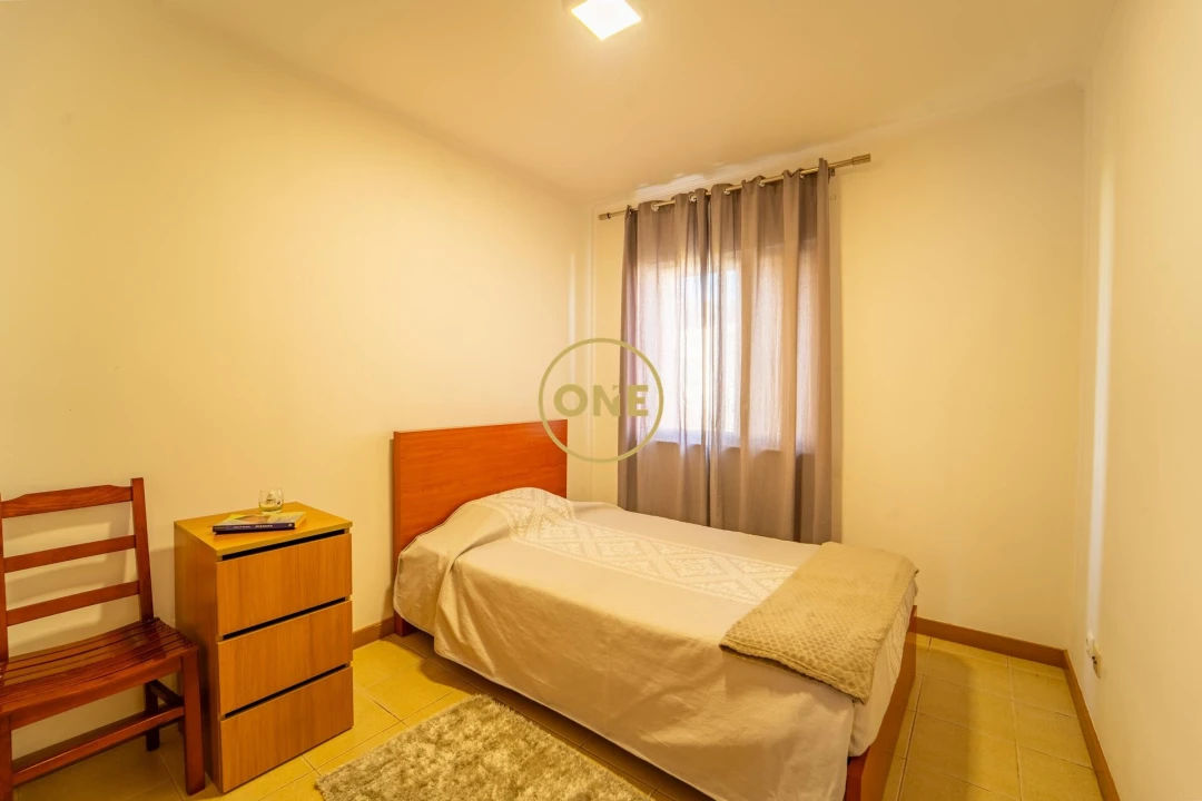 Apartamento T3 para Venda em Arrifes Foto 9