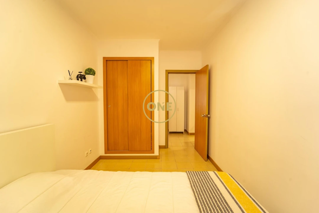 Apartamento T3 para Venda em Arrifes Foto 12