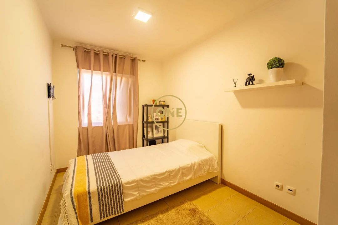 Apartamento T3 para Venda em Arrifes Foto 11