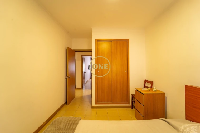 Apartamento T3 para Venda em Arrifes Foto 10