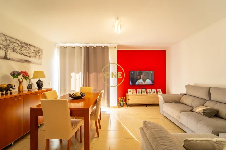 Apartamento T3 para Venda em Arrifes Foto 1