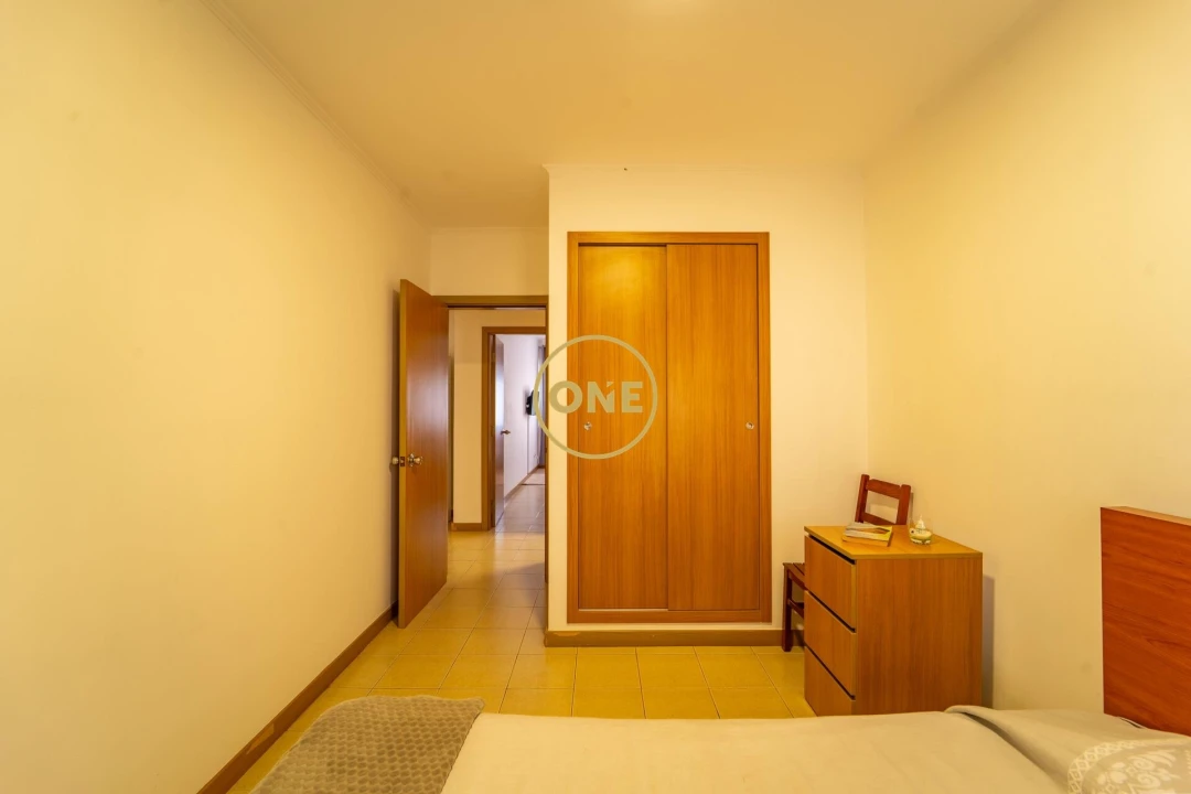 Apartamento T3 para Venda em Arrifes Foto 10