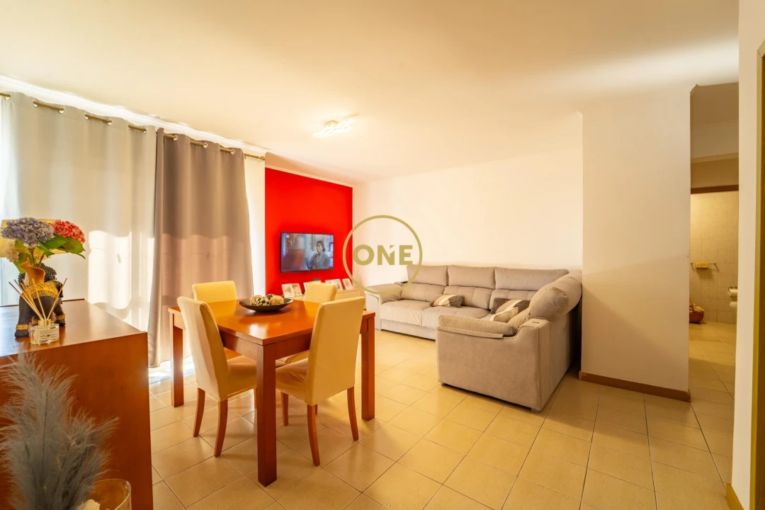 Apartamento T3 para Venda em Arrifes Foto 3