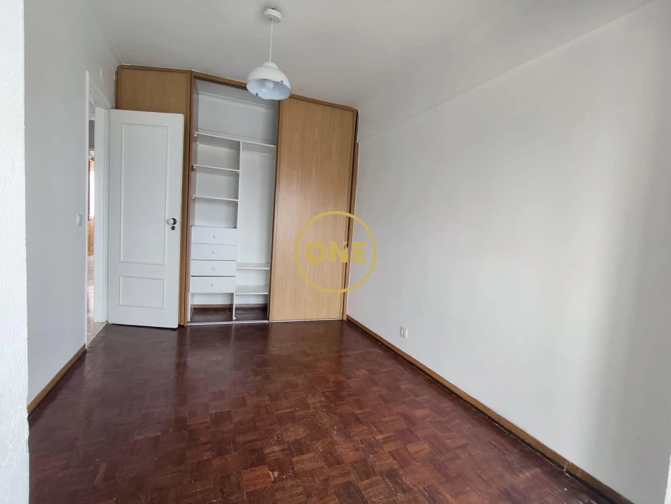 Apartamento T2 para Venda em São Domingos de Rana Foto 15