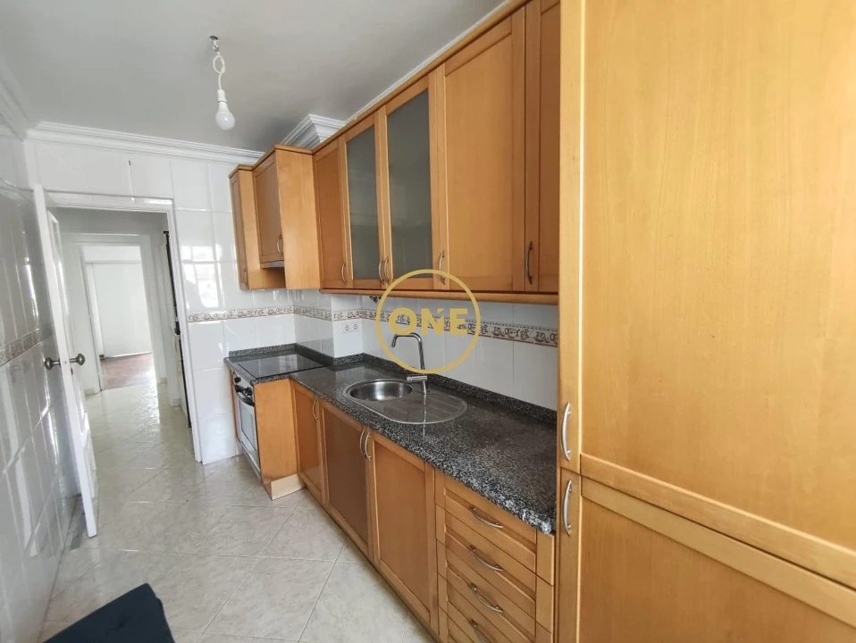 Apartamento T2 para Venda em São Domingos de Rana Foto 7