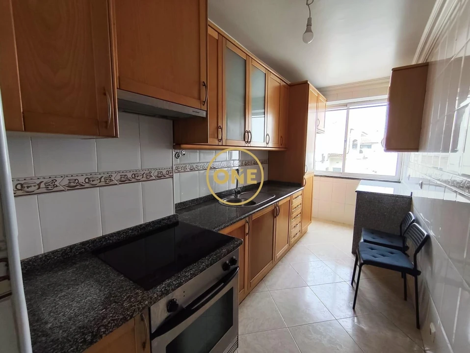 Apartamento T2 para Venda em São Domingos de Rana Foto 9