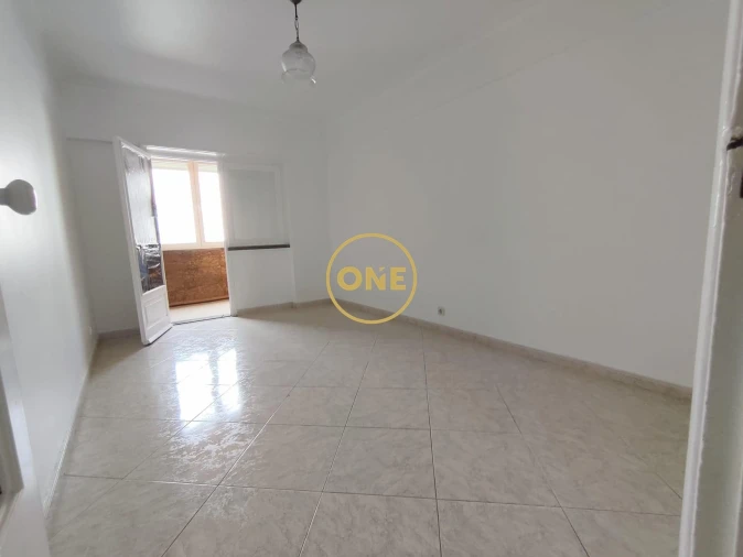 Apartamento T2 para Venda em São Domingos de Rana Foto 11