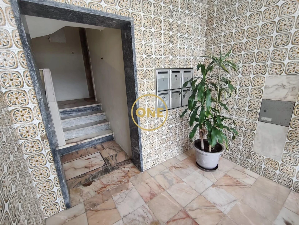 Apartamento T2 para Venda em São Domingos de Rana Foto 3