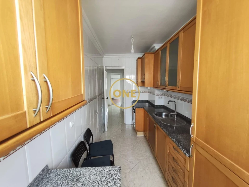 Apartamento T2 para Venda em São Domingos de Rana Foto 8