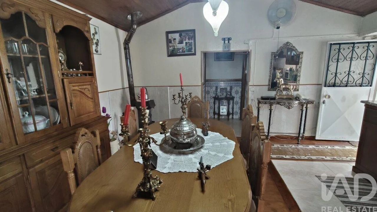 Moradia T4 para Venda em Alvares Foto 11