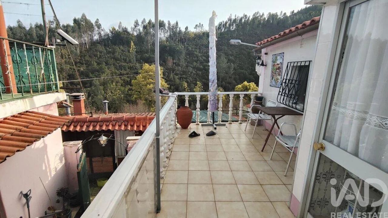 Moradia T4 para Venda em Alvares Foto 19