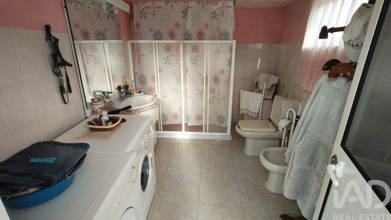 Moradia T4 para Venda em Alvares Foto 15