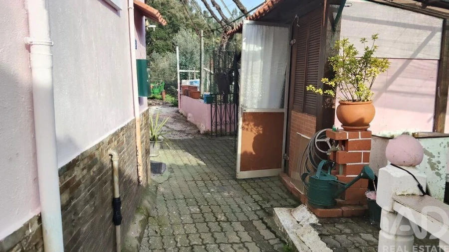 Moradia T4 para Venda em Alvares Foto 3