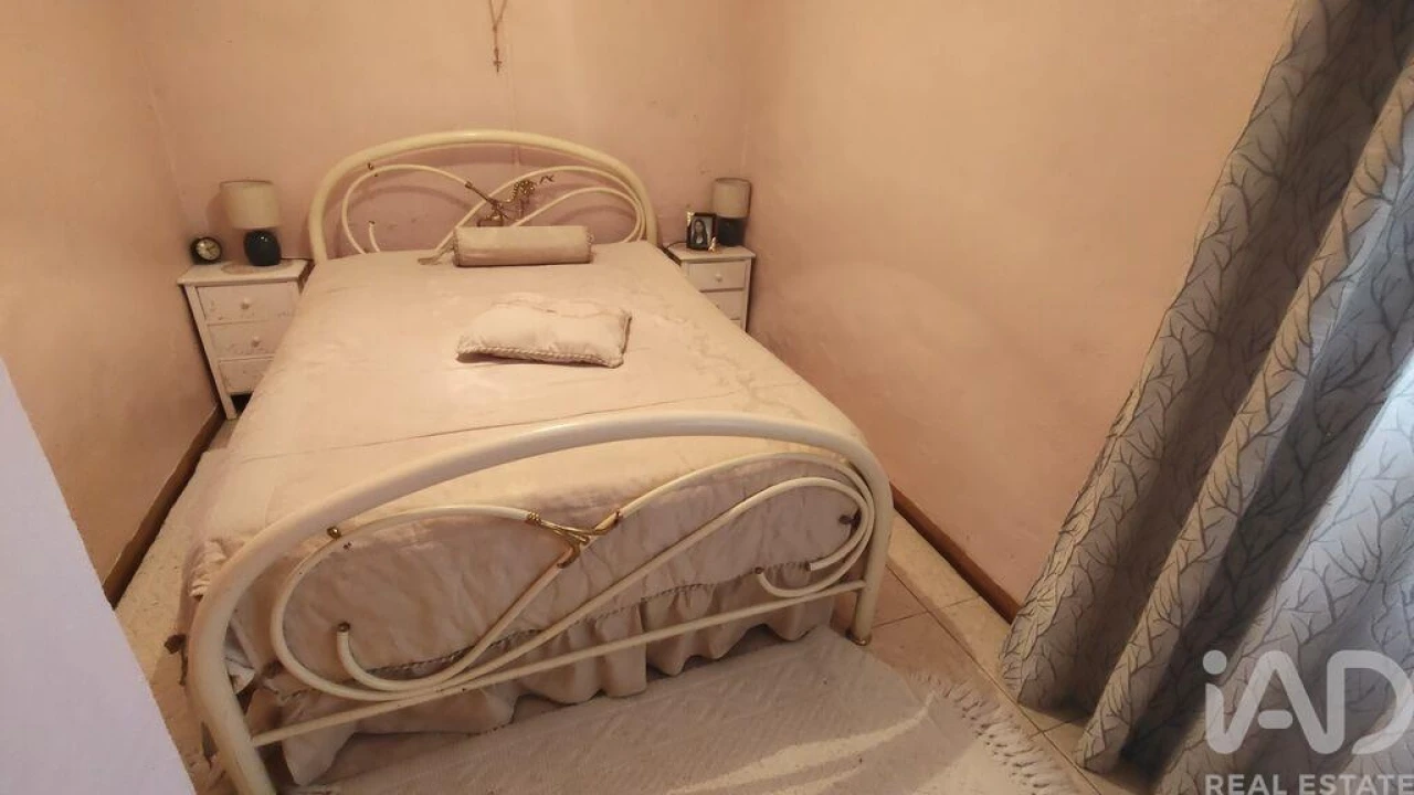 Moradia T4 para Venda em Alvares Foto 12