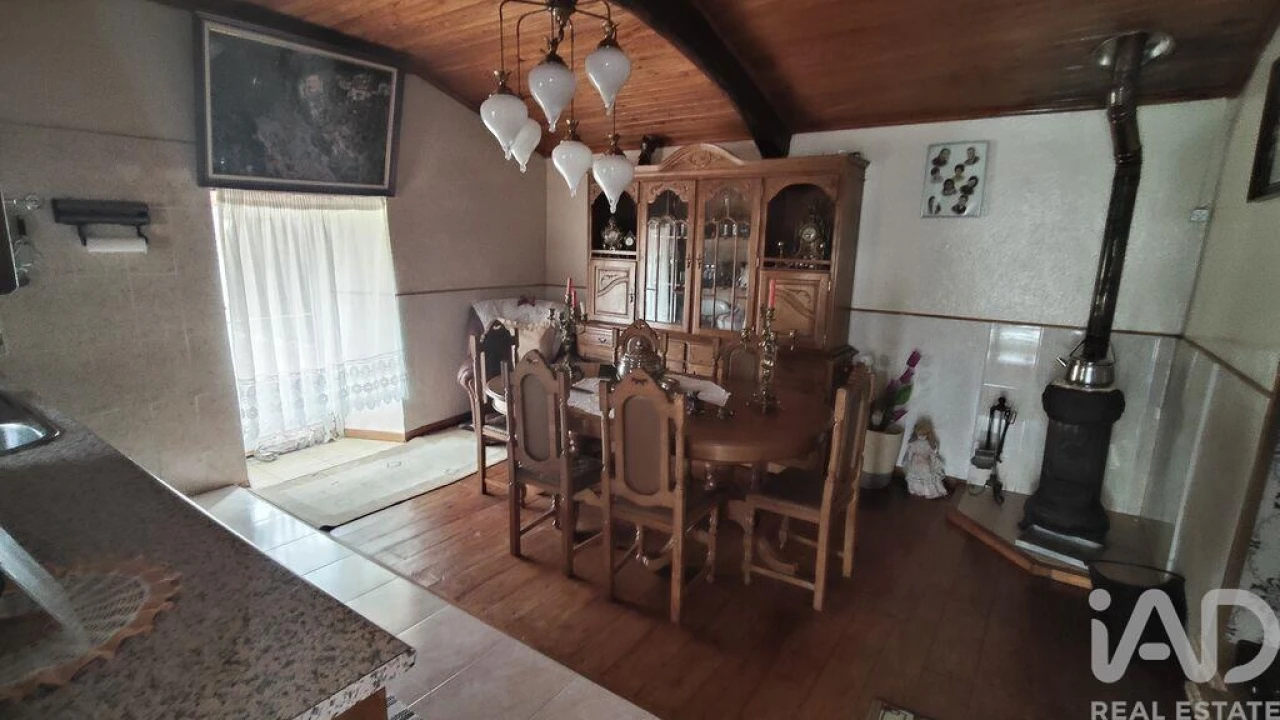 Moradia T4 para Venda em Alvares Foto 10