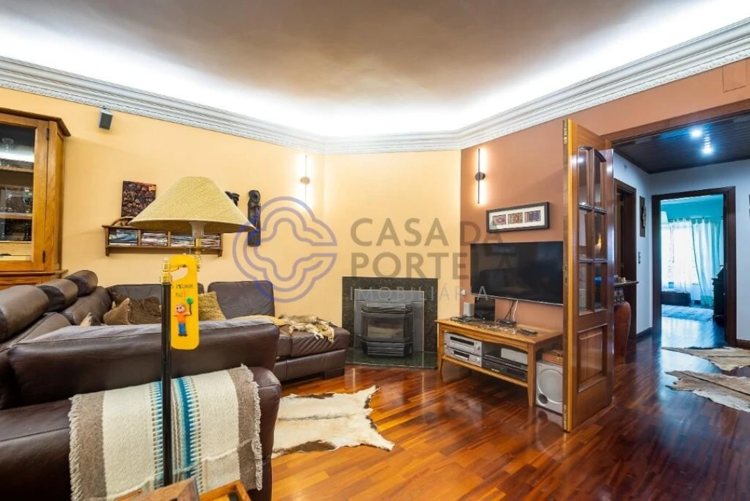 Apartamento T2 para Venda em Agualva e Mira-Sintra Foto 8