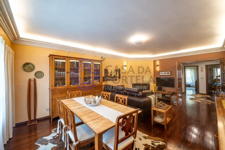 Apartamento T2 para Venda em Agualva e Mira-Sintra Foto 3