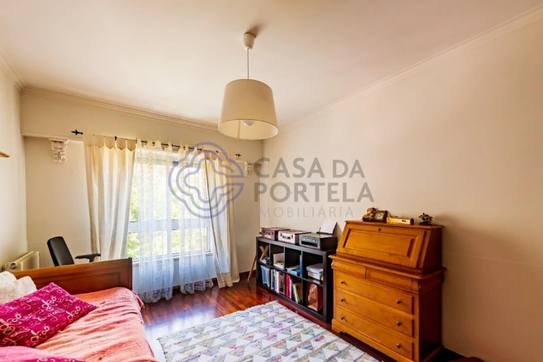 Apartamento T2 para Venda em Agualva e Mira-Sintra Foto 10