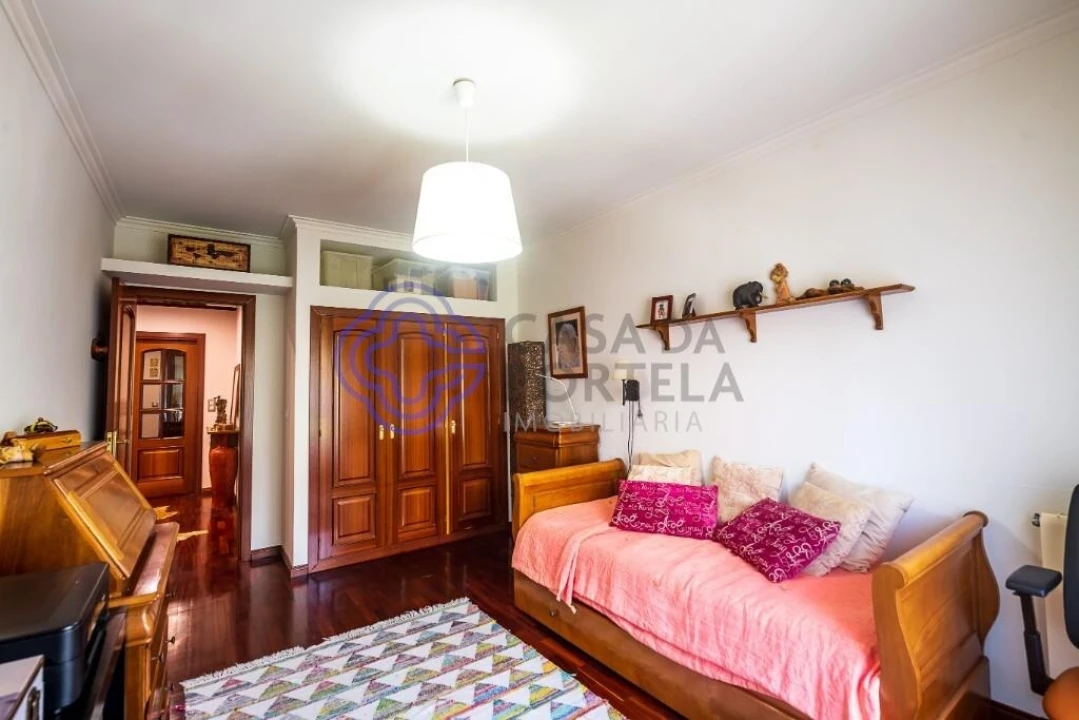 Apartamento T2 para Venda em Agualva e Mira-Sintra Foto 12