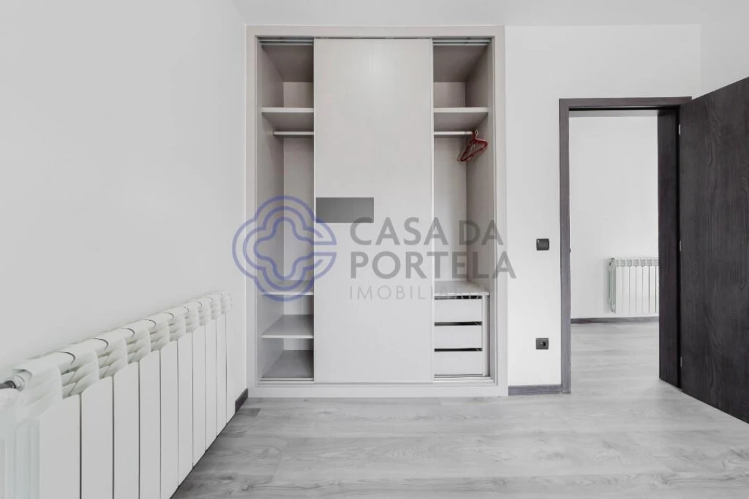 Moradia T3 para Venda em Bidoeira de Cima Foto 32