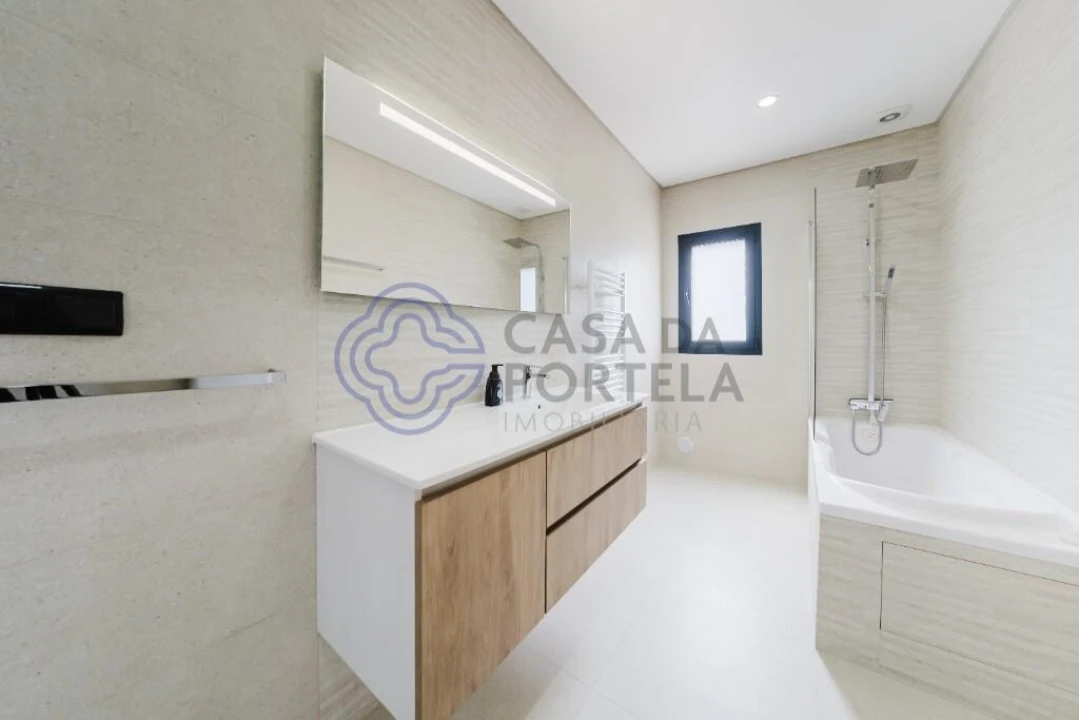 Moradia T3 para Venda em Bidoeira de Cima Foto 38