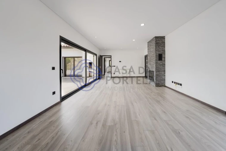 Moradia T3 para Venda em Bidoeira de Cima Foto 18