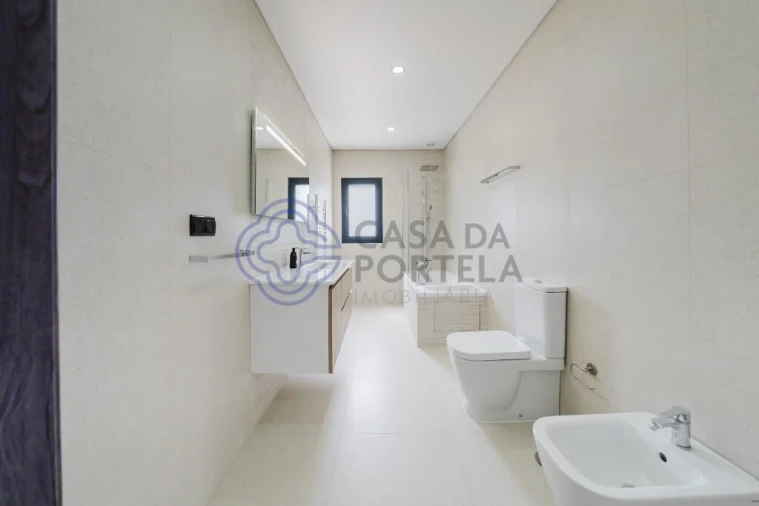 Moradia T3 para Venda em Bidoeira de Cima Foto 37