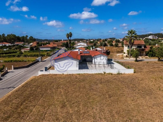 Moradia T3 para Venda em Bidoeira de Cima Foto 6