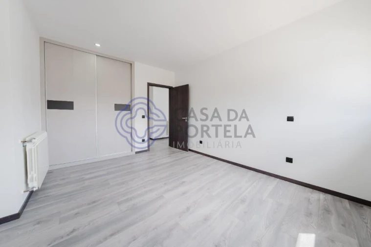 Moradia T3 para Venda em Bidoeira de Cima Foto 30