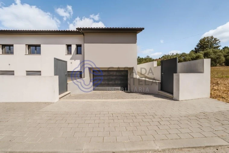 Moradia T3 para Venda em Bidoeira de Cima Foto 57