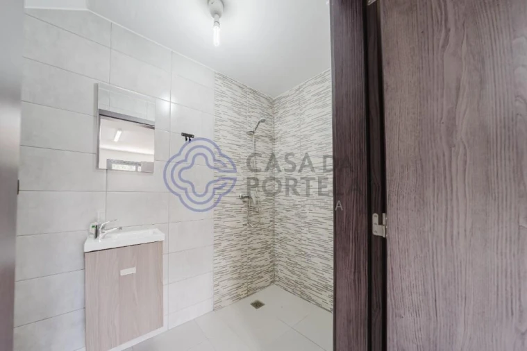 Moradia T3 para Venda em Bidoeira de Cima Foto 53