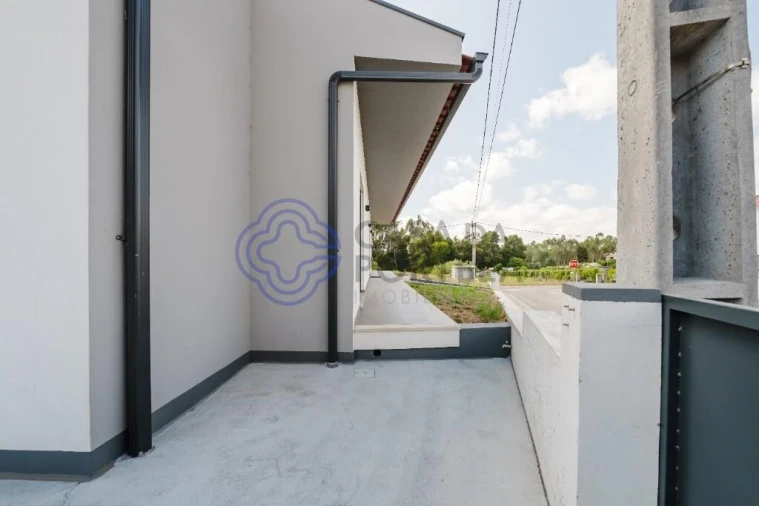 Moradia T3 para Venda em Bidoeira de Cima Foto 15