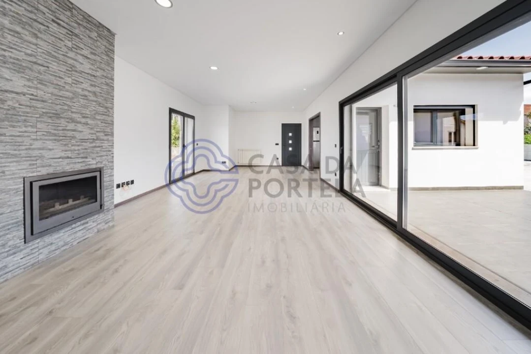 Moradia T3 para Venda em Bidoeira de Cima Foto 17